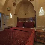 Maccan Cave Hotel