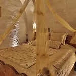 Maccan Cave מלון 3*