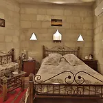 מלון Maccan Cave