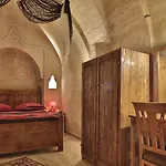 Maccan Cave גורמה