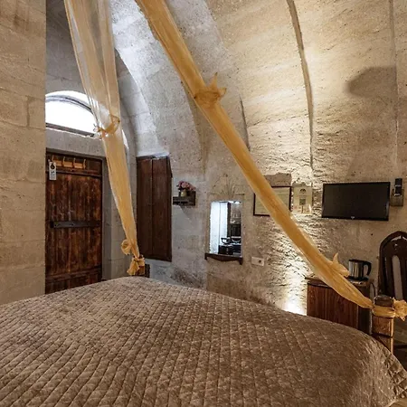 Maccan Cave מלון גורמה