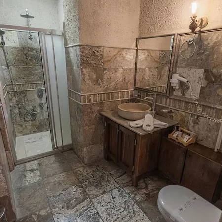 Maccan Cave Hotel 2*