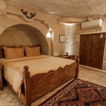 Maccan Cave Hotel