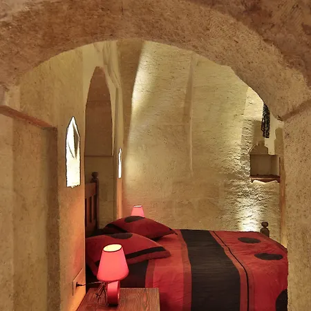 Maccan Cave Hotel