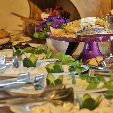 Maccan Cave Hotel 3*