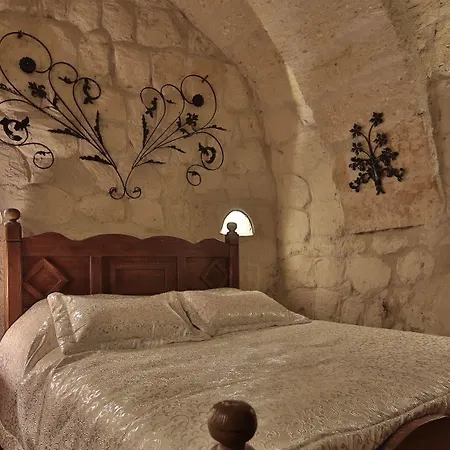 Maccan Cave Hotel