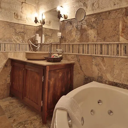 Maccan Cave Hotel 2*