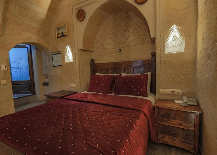 매캔 케이브 호텔